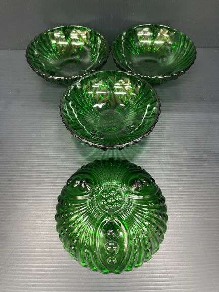 (Q) Anchor Hocking Emerald Green Glass Burple Footed Bowls