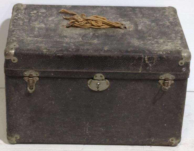 (GH) (1) Vitak-Elsnic Co. Accordion w/ Case