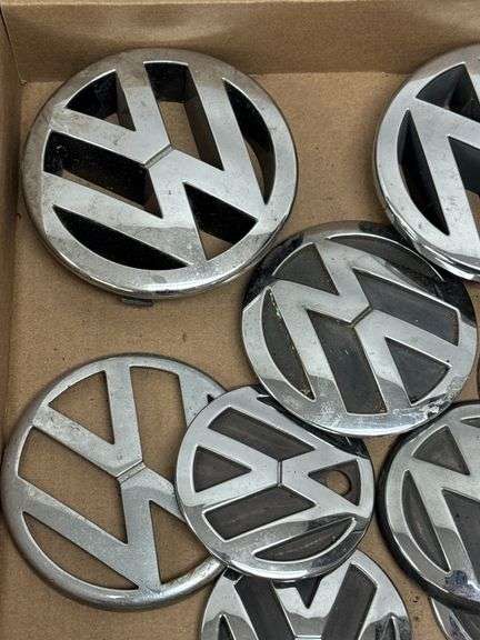 Lot Of Volkswagen VW Emblems / Auto