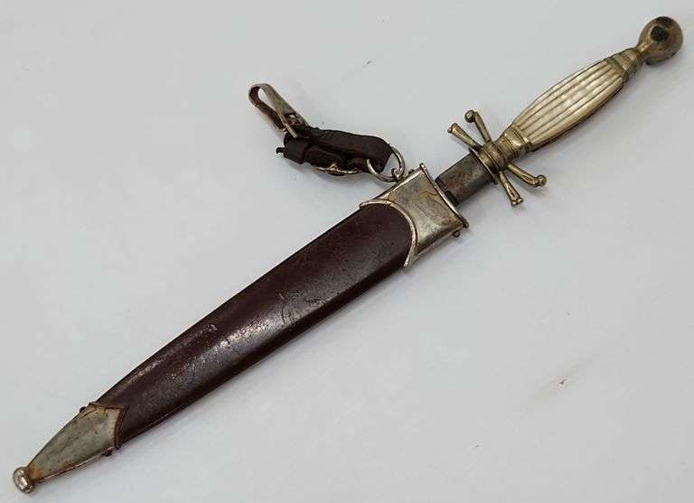 (AM) Skull And Crossbones Dagger And German Sheath