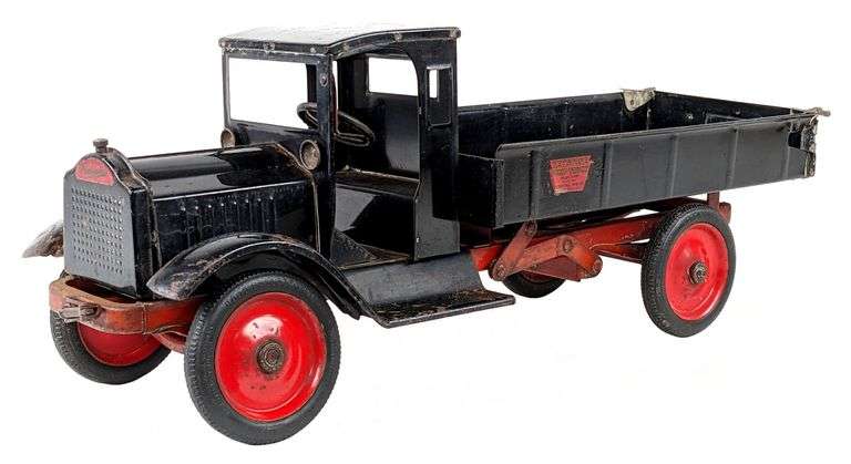 Keystone Packard Crank Dump Truck