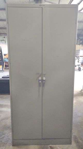 Tennsco Metal Lockable Cabinet