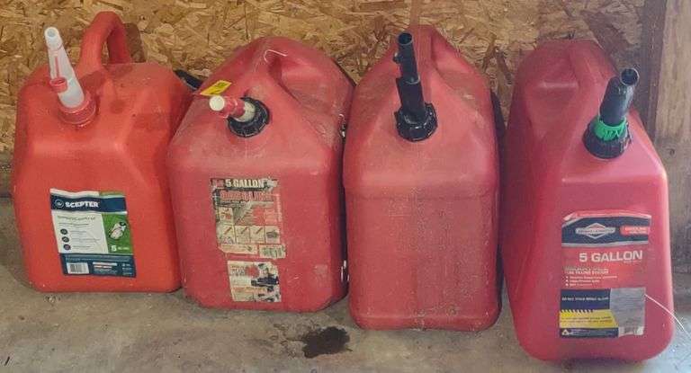 5 Gallon Gasoline Cans Incl. Scepter & Briggs & Stratton, Etc