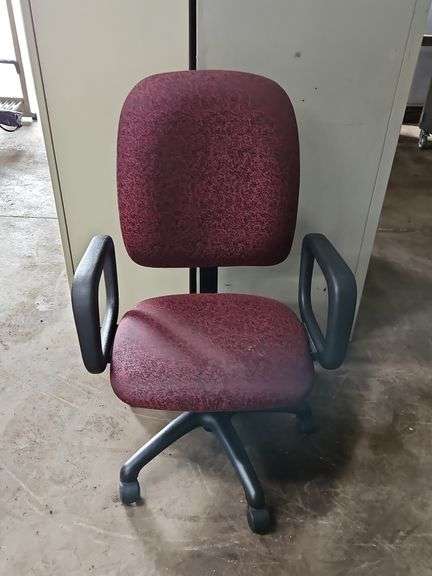 (6) Various Style Office Chairs.