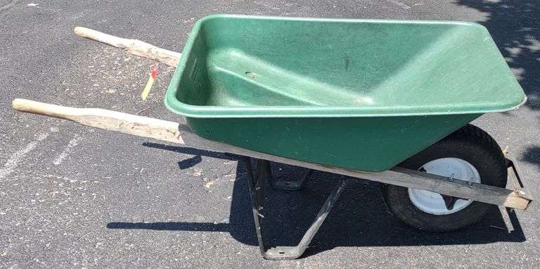 Brentwood Plastic Wheelbarrow