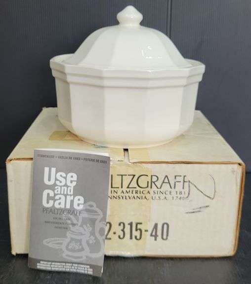 (Q) Pfaltzgraff Heritage White Covered Casserole Dish