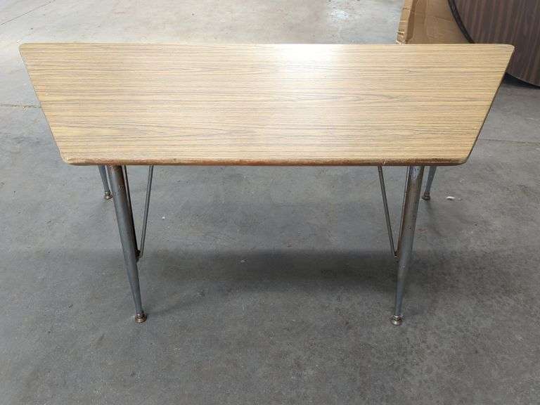 Trapezoid Adjustable Table