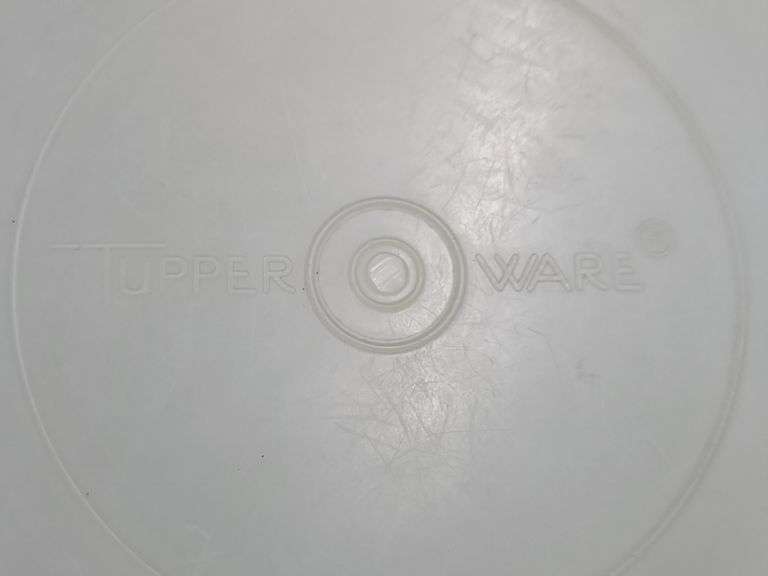 (Q) Vintage Tupperware Round Carry All Container With Stacker Trays/Dividers