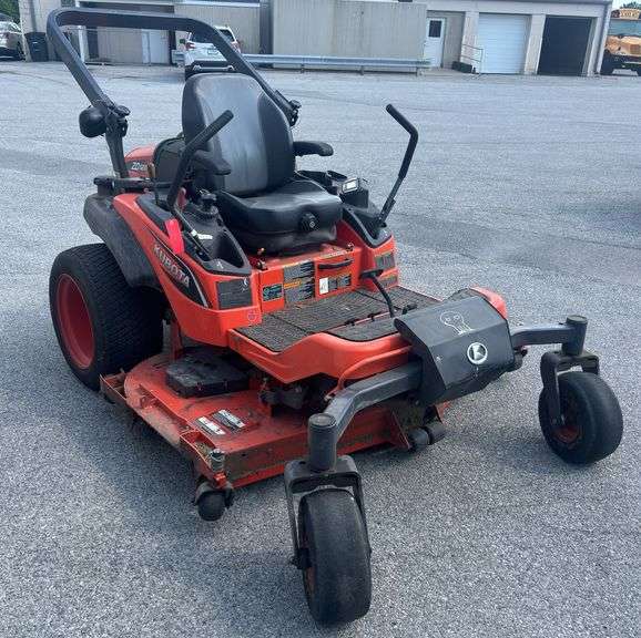 Kubota ZD 1211 Zero Turn Mower