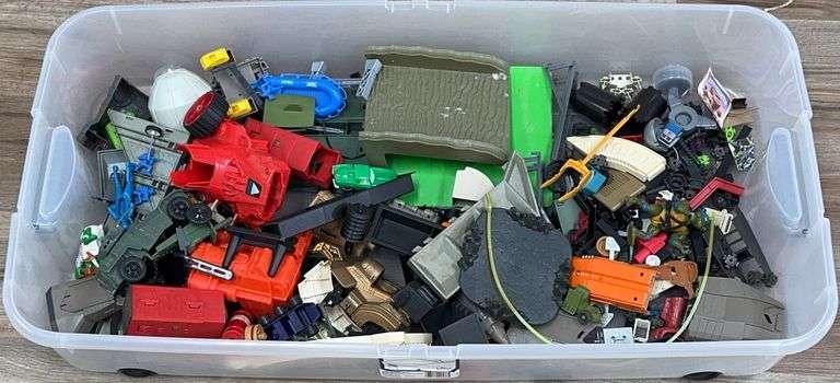 Large Lot Of Vintage Toys / Action Figures / Parts & Accessories