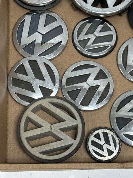 Lot Of Volkswagen VW Emblems / Auto