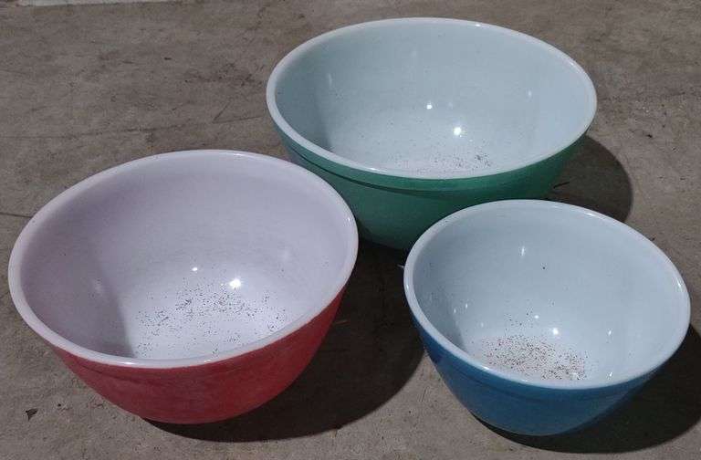 Vtg. 1940s Pyrex Primary Colors Mixing Bowls