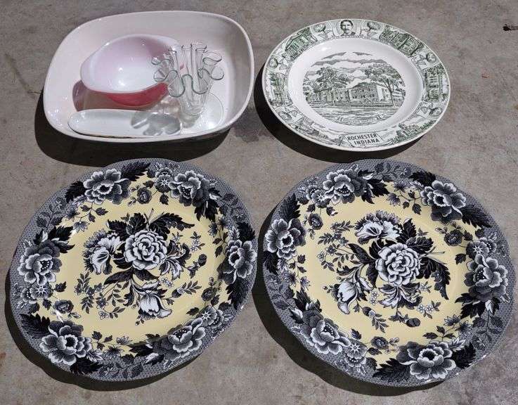 Various Decor Plates, Playmouth Royal Doulton Casserole Dish & Pyrex Small Sauce Bowl
