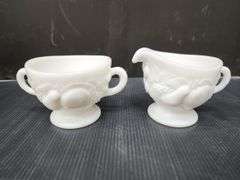 (Q) Westmoreland Dellia Robbia Milk Glass Set