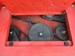 2019 Gravely Zero Turn Mower. Model# Pro-Turn 472. 72" Cutting Deck.