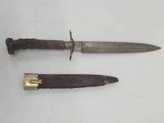 (AM) Deer Antler Dagger With Sheath