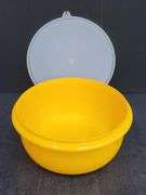 (Q) Vintage Tupperware Jel-Ring Jello Mold And A Fix-N-Mix Bowl