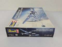 1/144 Scale Revell Spaceship Two & White Knight Two Model Kit - Sealed