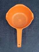 (Q) Vtg Tupperware Deviled Egg Carrier, Green Celery Refrigerator Keeper & Rubbermaid Strainer Colander