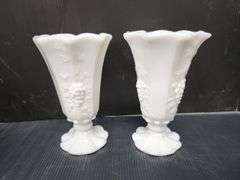 (Q) Westmoreland Dellia Robbia Milk Glass Set