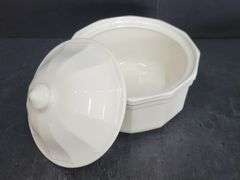 (Q) Pfaltzgraff Heritage White Covered Casserole Dish