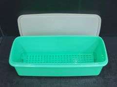 (Q) Vtg Tupperware Deviled Egg Carrier, Green Celery Refrigerator Keeper & Rubbermaid Strainer Colander
