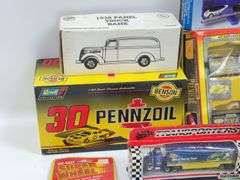 Large Lot Of Die Cast Cars / Hot Wheels / NASCAR / Ertl & More