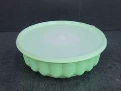 (Q) Vintage Tupperware Jel-Ring Jello Mold And A Fix-N-Mix Bowl