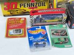 Large Lot Of Die Cast Cars / Hot Wheels / NASCAR / Ertl & More