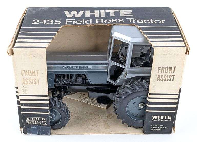 1/16 Scale Models White 2-135 Field Boss Tractor