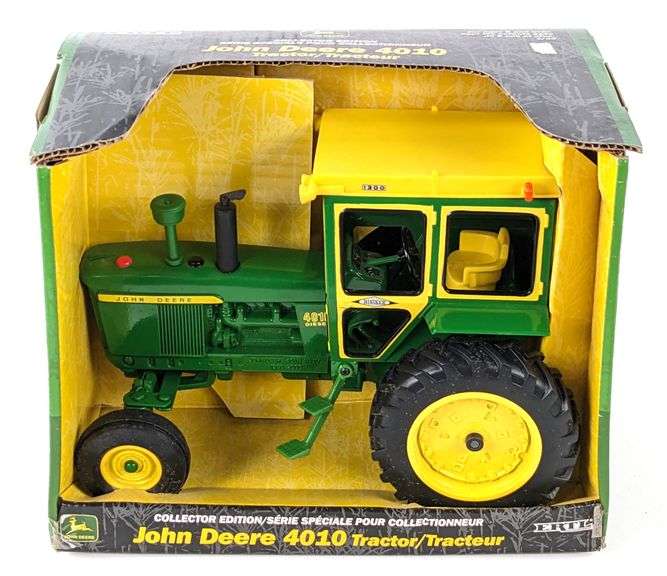1/16 Ertl John Deere 4010 Diesel Tractor w/ Hiniker Cab