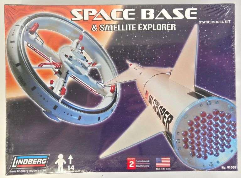 Lindberg Space Base & Satellite Explorer Model Kit - Sealed