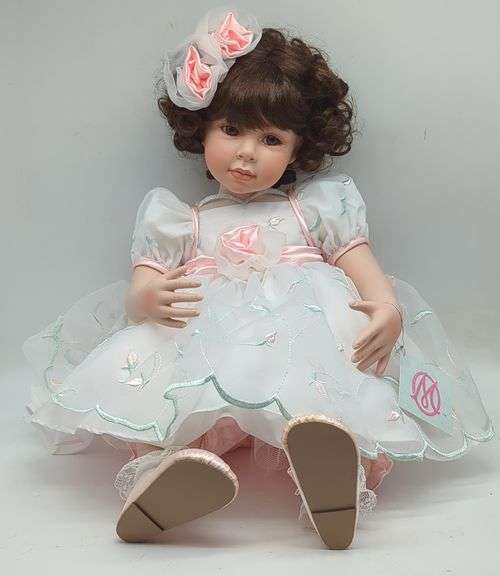 (L) Marie Osmond Fine collectors Dolls " Mary" in the box.