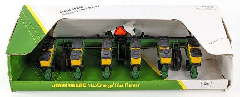 1/16 Ertl John Deere MaxEmerge Plus 6-Row Planter