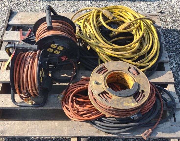 Extension Cords & Extension Cord Reels