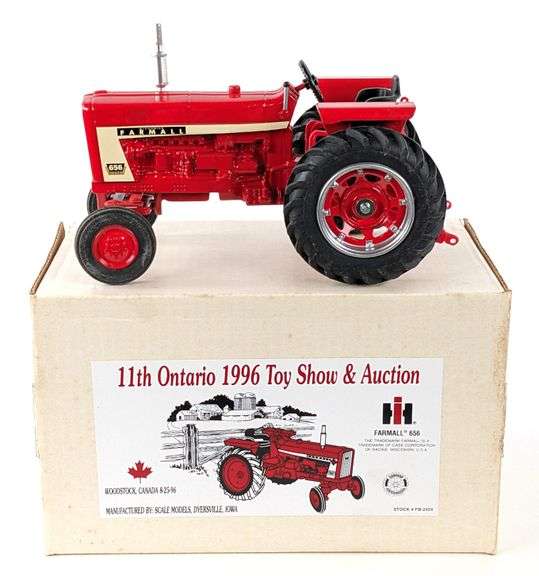 1/16 Scale Models IH Farmall 656 Wide Front Tractor