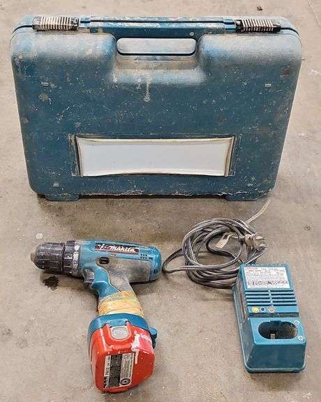 Makita 3/8" 12V Cordless Drill, Battery, Charger & Case, Drill Model#6270D