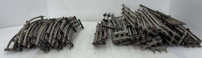 (AY) Model Train Tracks - Kraft Auction Service, LLC