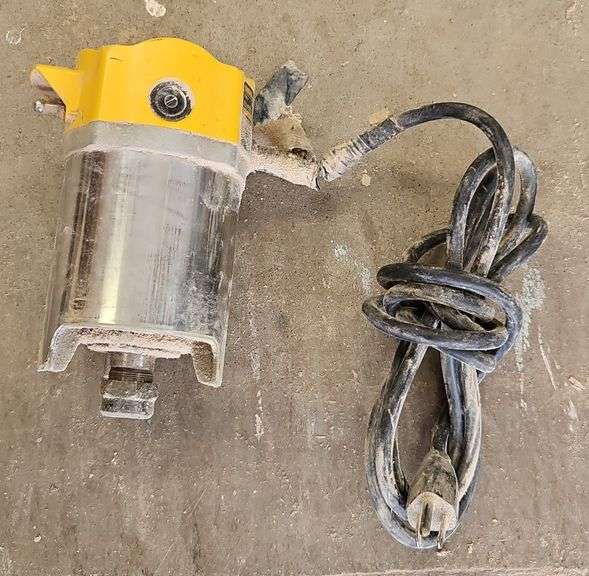 Dewalt Router, Model#DW610
