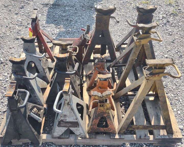 Various Jack Stands Incl. Daytona
