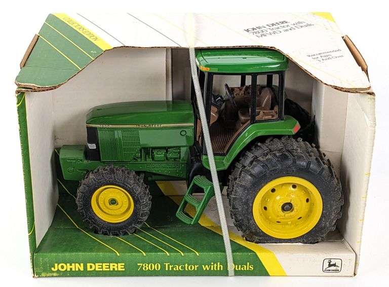 1/16 Ertl John Deere 7800 Tractor with Duals & FWA