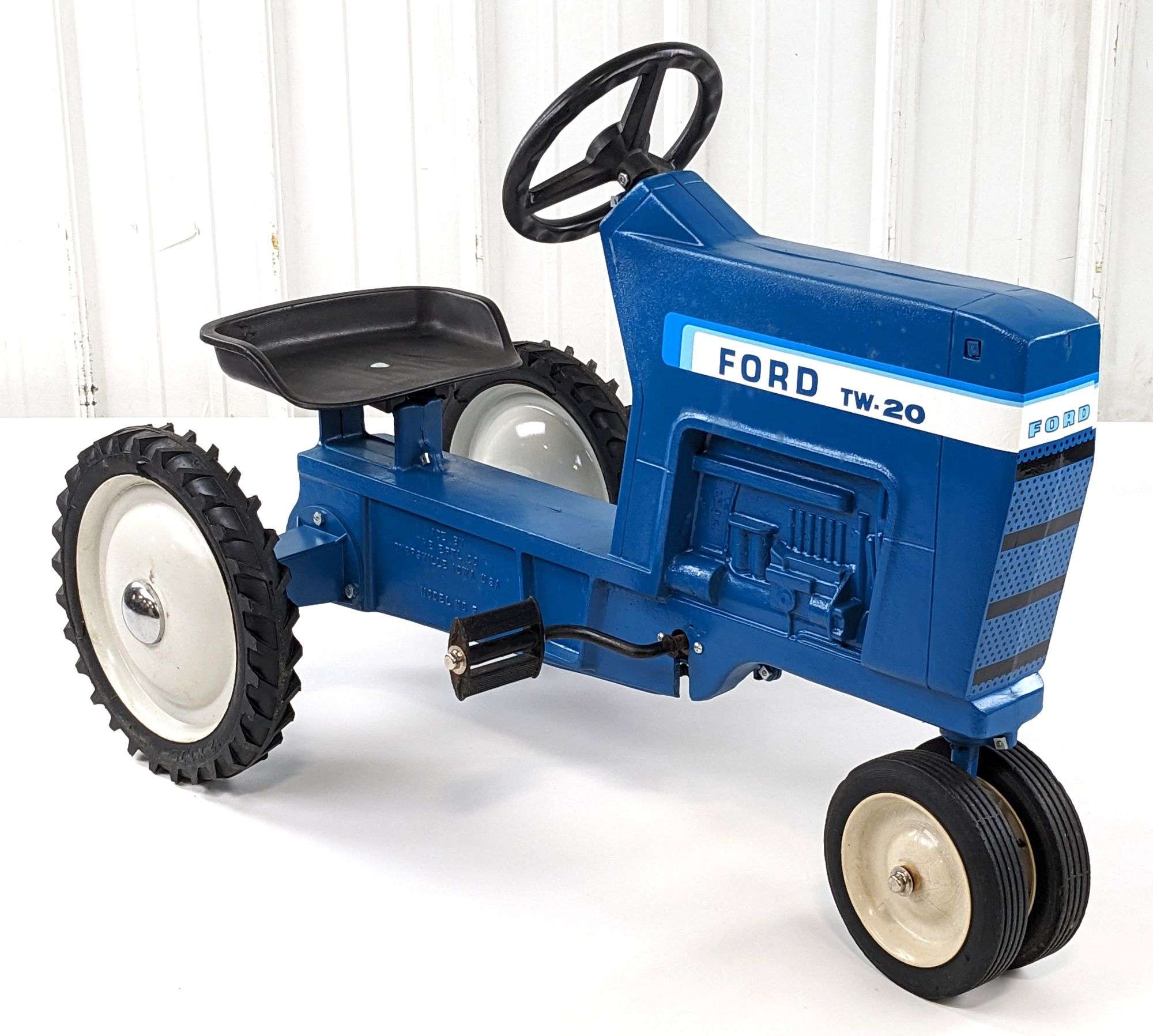 全長約35㎝ FORD TW-20 ホイールトラクター ERTL アメリカ製 ダイ 