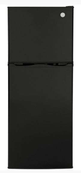 GE Appliances 12 Volt DC Power Top-Freezer Refrigerator