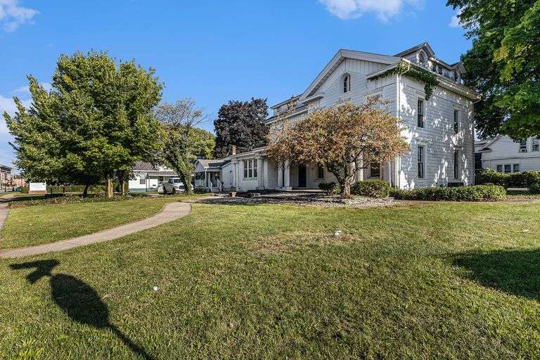 549 Lincoln Way West Mishawaka, IN Real Estate