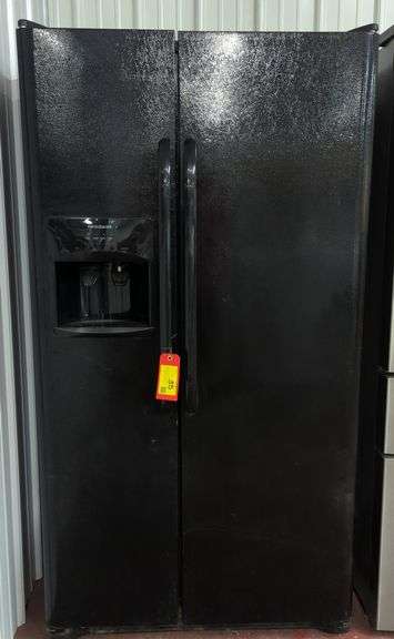 Frigidaire Side By Side Refrigerator/Freezer