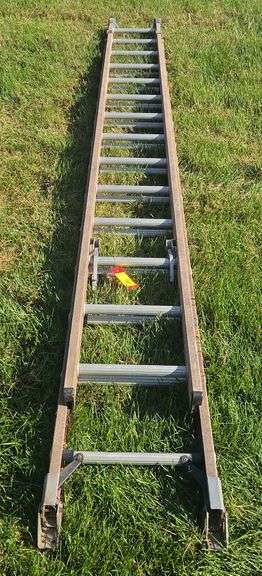 Werner 28' Ladder