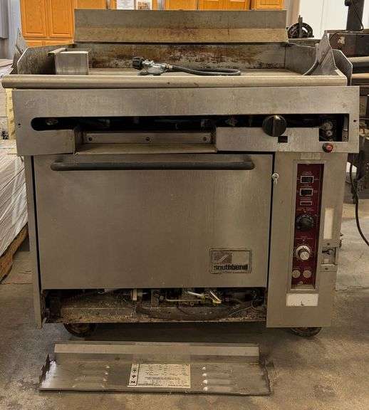 Southbend Model CO302M-94A Gas Commercial Range/Oven
