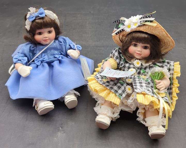 (L) Marie Osmond fine collectors Dolls Tiny Tot " Helena" and " Olive May springtime with Olive May Sunday best" in the box.