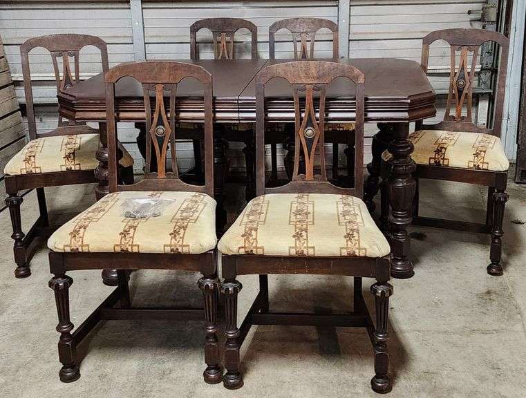 Mahogany Dining Table With Chairs