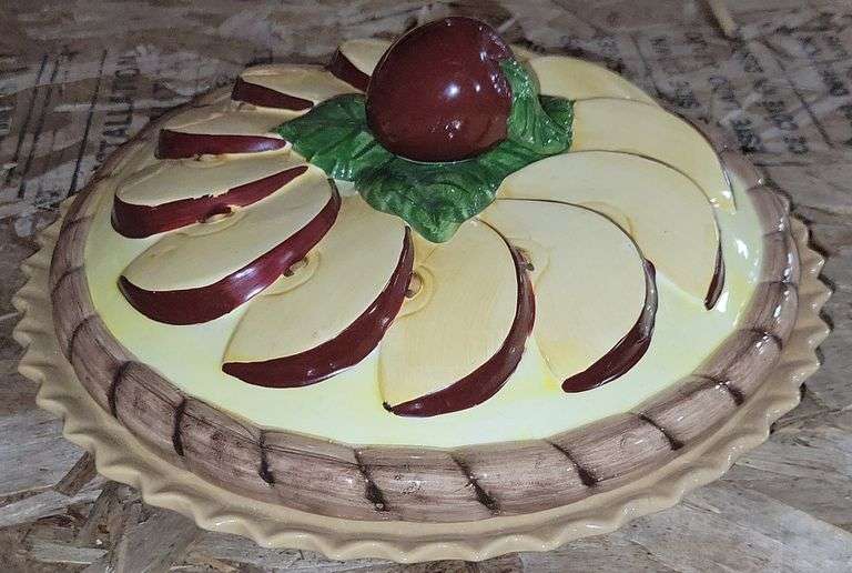 Glazed Ceramic Apple Pie Keeper With Decorative Lid